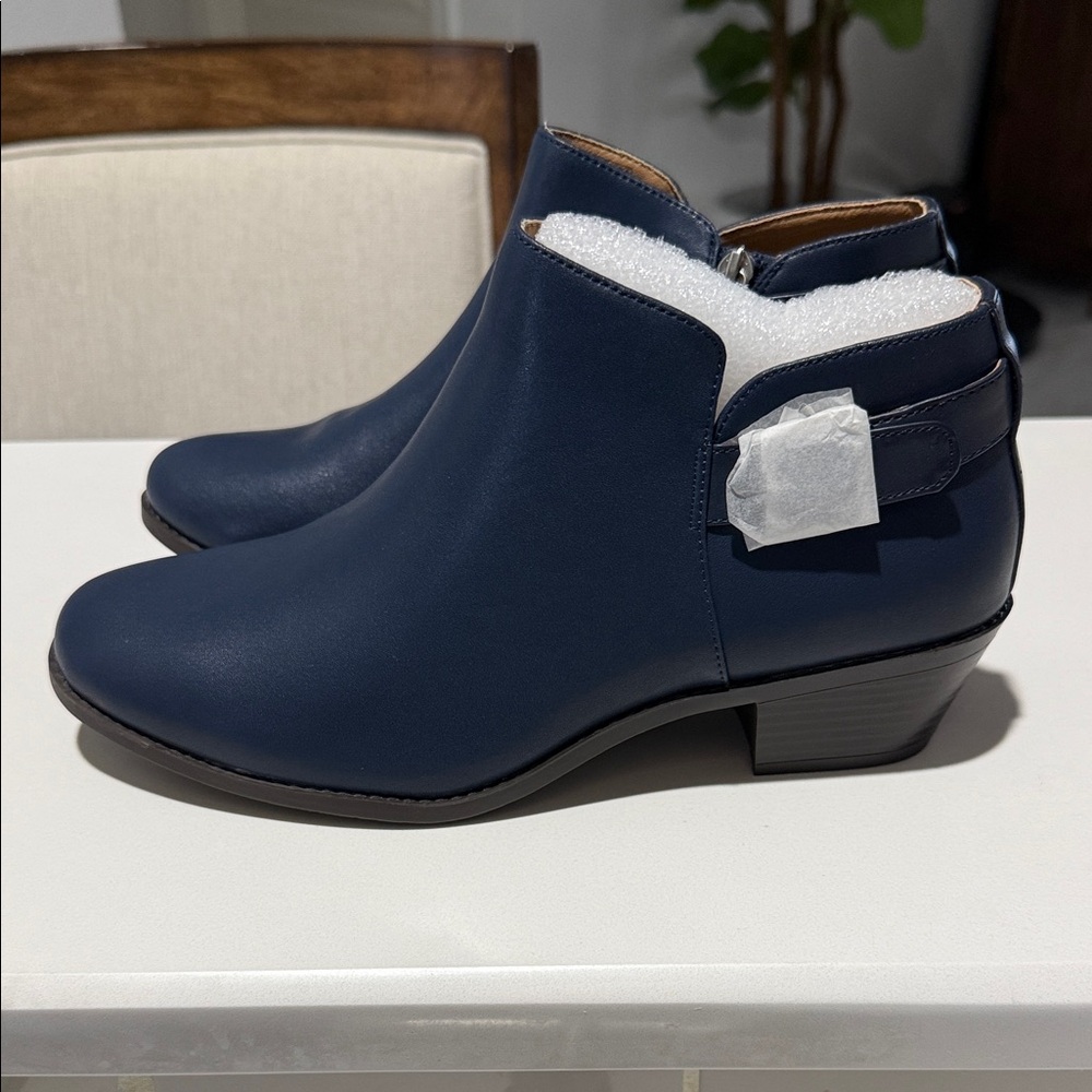 Vionic Joy Millie Buckle Leather Ankle Boots  - NAVY